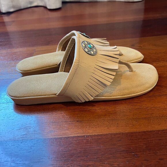 Fringe Suede Sandal Fawn Color, Great condition, Size 10 M - Picture 2 of 4